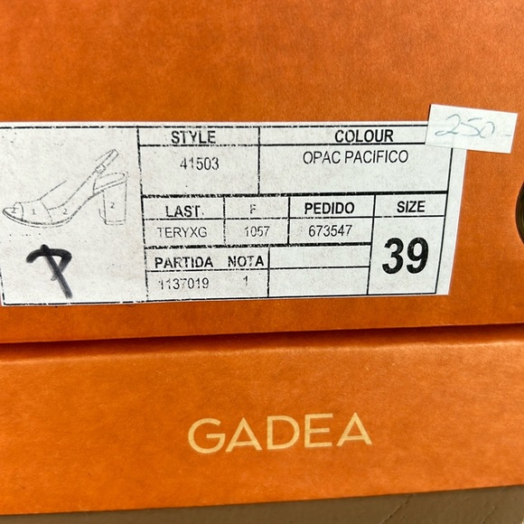 NIB Lightweight Chunky heel BLUE Leather/Metallic Slingback US 8.5/EU 39 - Picture 11 of 15